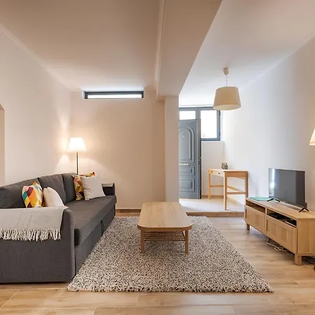 Santos Gem Iii - Space In Trendy Neighborhood * 리스본